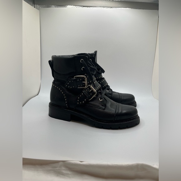 FRYE Shoes - FRYE Women”s Samantha  Black Leather Lace Up Studded S Ankle Moto Boots Size 7